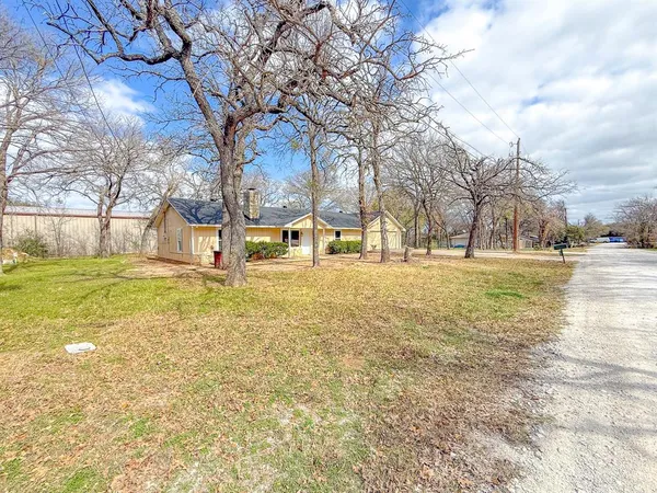 $174,900 | 237 Tall Timber Loop, Whitney, TX 76692