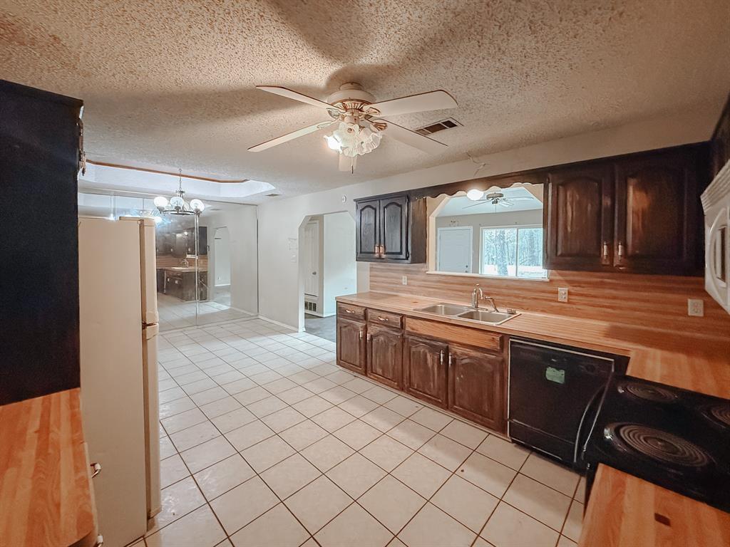 237 Tall Timber Loop Whitney, TX 76692 - Photo 7 of 31