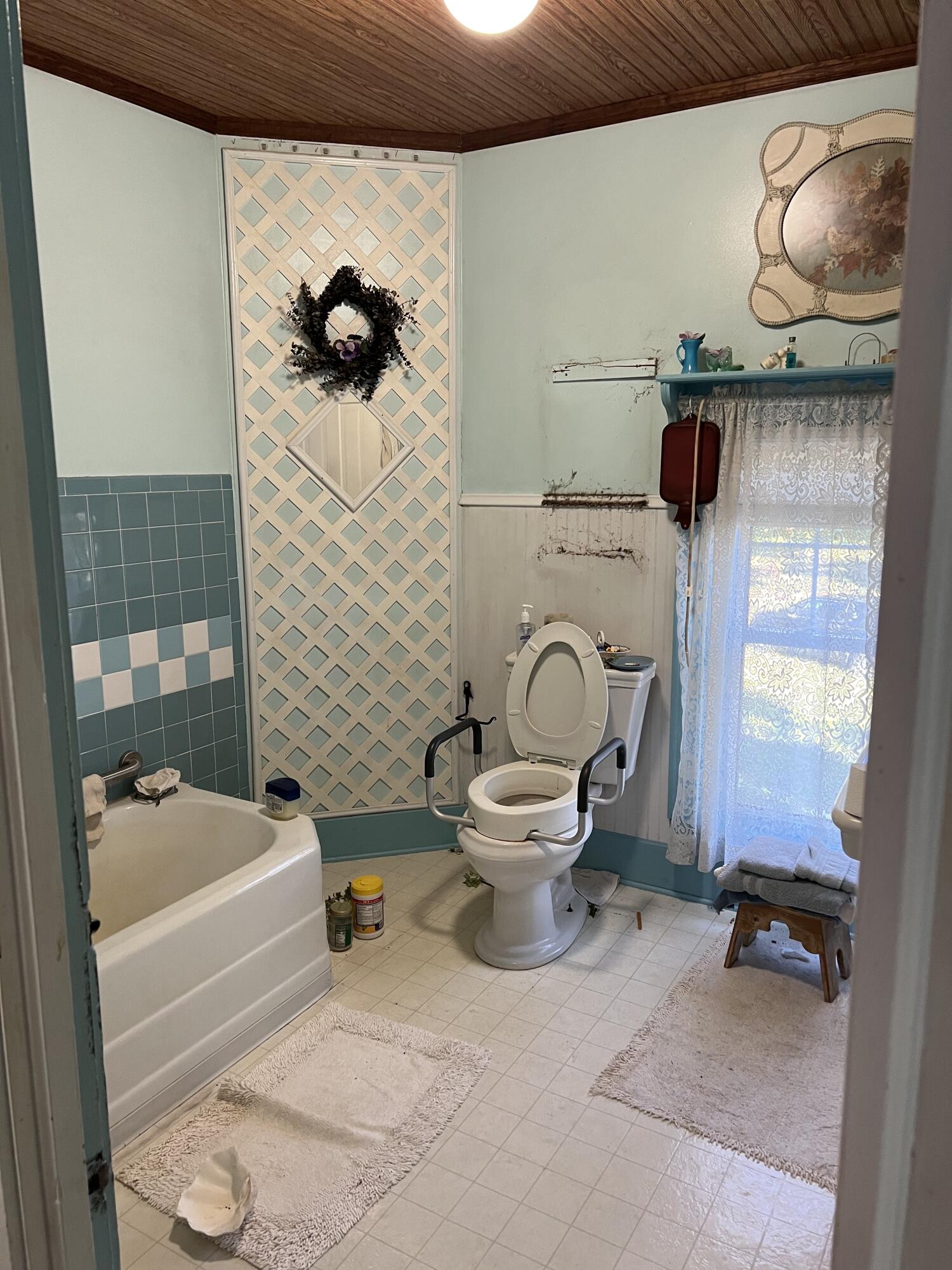 2480 Hillandale Road Benton Harbor, MI 49022 - Photo 33 of 65 IMG_0494