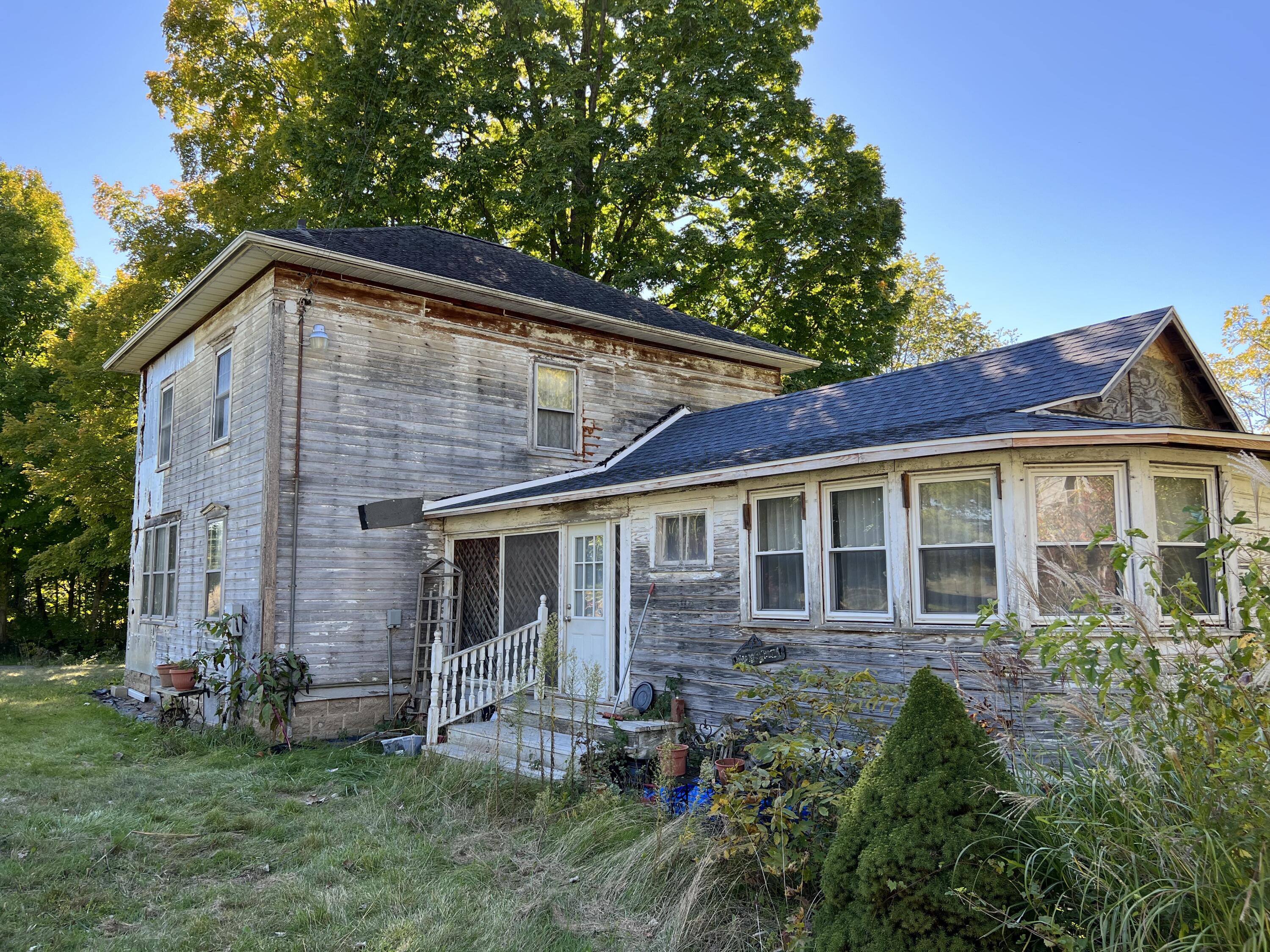 2480 Hillandale Road Benton Harbor, MI 49022 - Photo 4 of 65 IMG_0468
