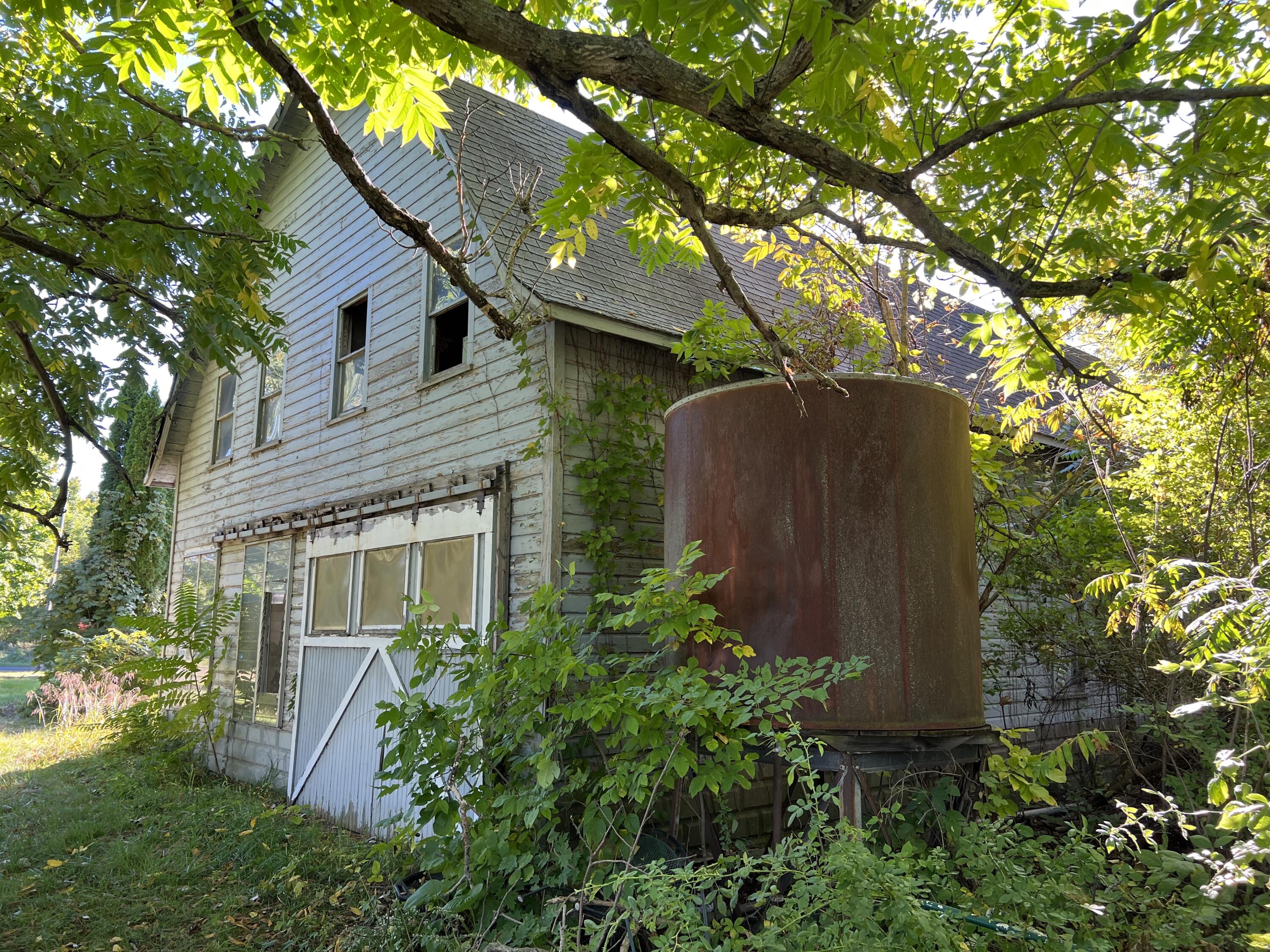 2480 Hillandale Road Benton Harbor, MI 49022 - Photo 48 of 65 IMG_0548