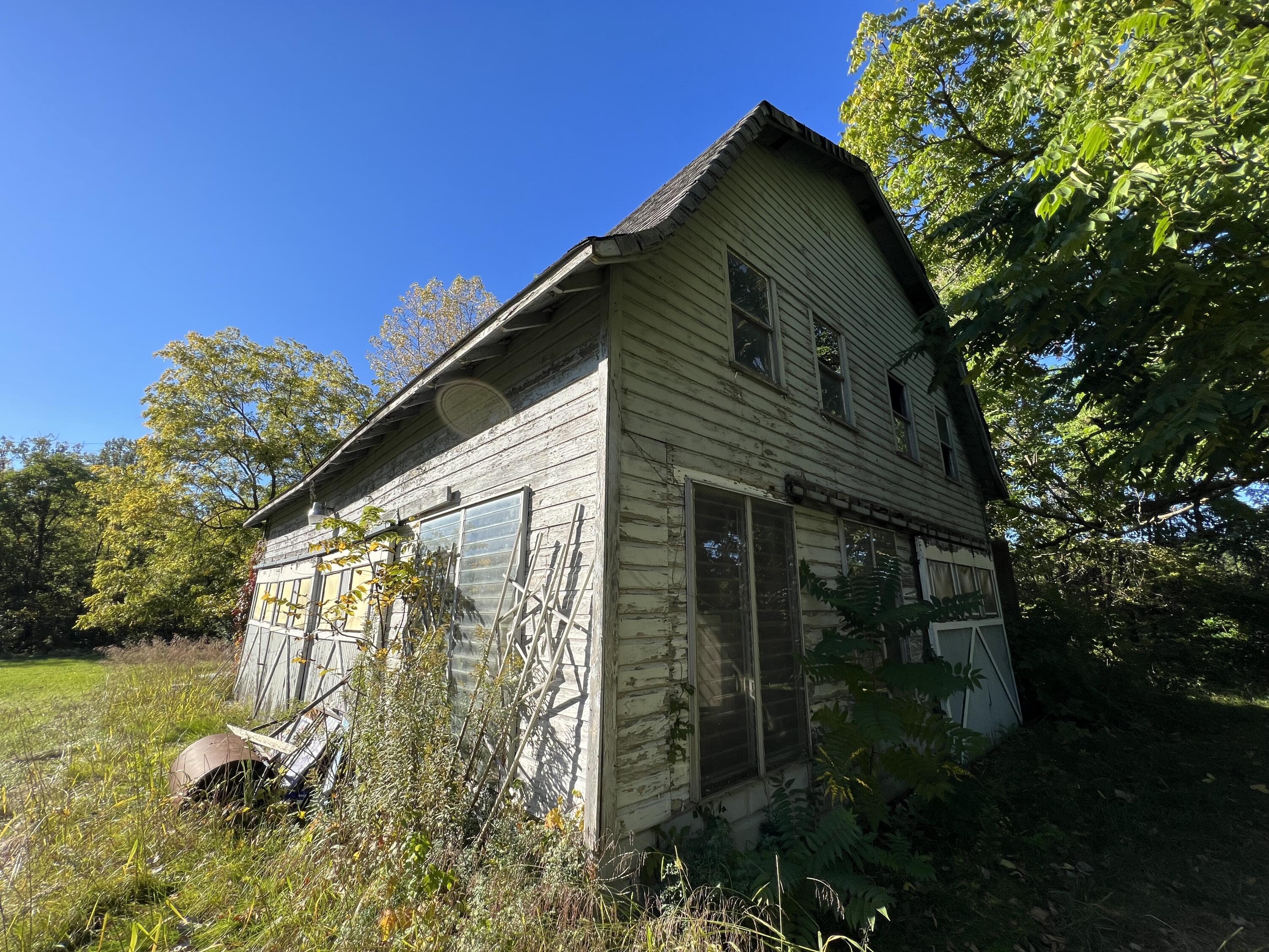 2480 Hillandale Road Benton Harbor, MI 49022 - Photo 49 of 65 IMG_0549