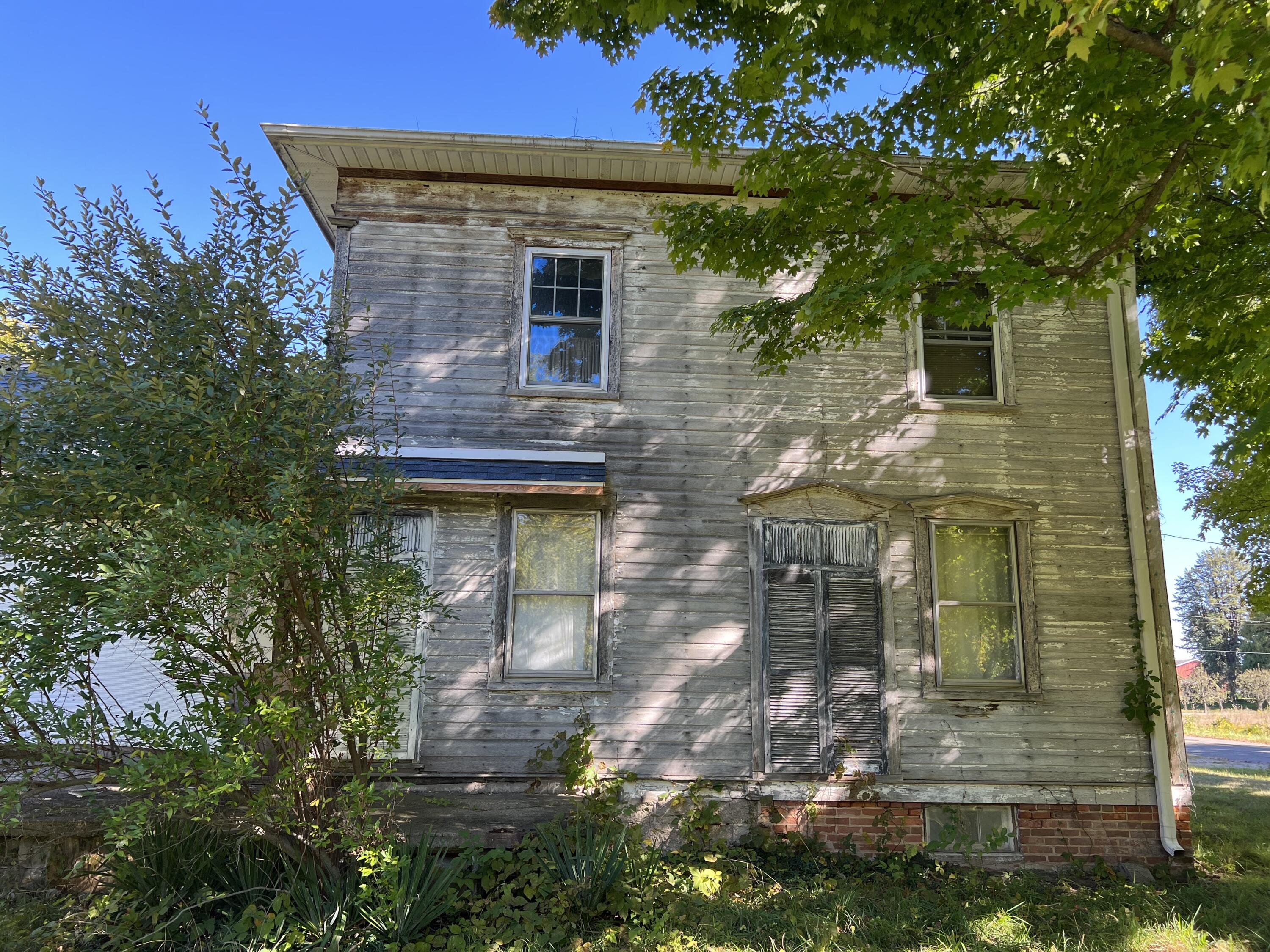 2480 Hillandale Road Benton Harbor, MI 49022 - Photo 7 of 65 IMG_0465