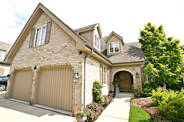 11 Tartan Ridge Road Burr Ridge, IL 60527 - Photo 1 of 25 a front view of a house with a garden