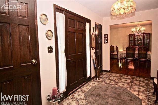 4064 North Gale Road Davison, MI 48423 - Photo 5 of 31 21408916-4.JPG
