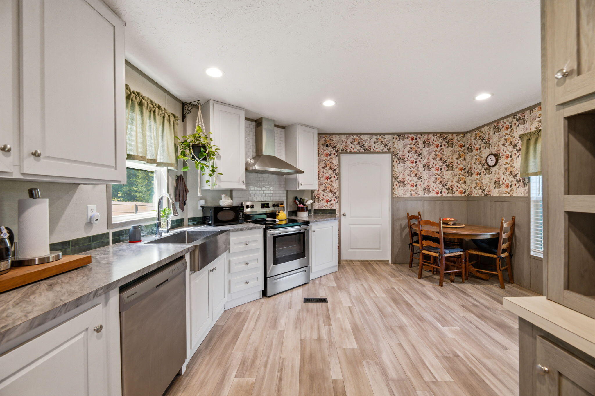 298 Agency Creek Lane Decatur, TN 37322 - Photo 7 of 26 Kitchen