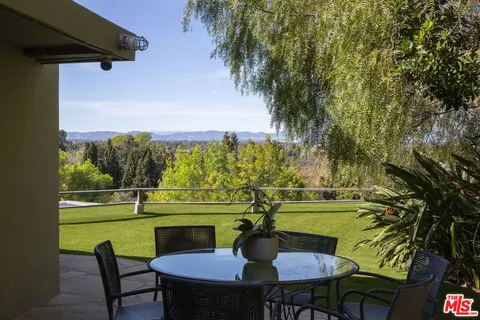$2,695,000 | 3624 Buena Park Drive, Studio City, CA 91604
