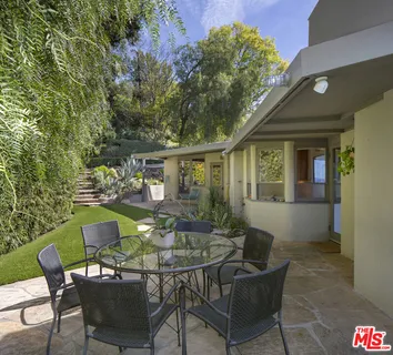 $2,695,000 | 3624 Buena Park Drive, Studio City, CA 91604
