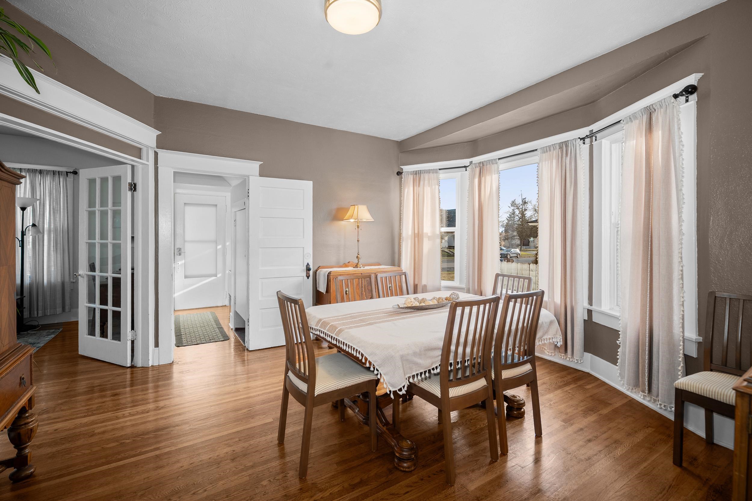 2221 North Cincinnati Street Spokane, WA 99207 - Photo 2 of 35