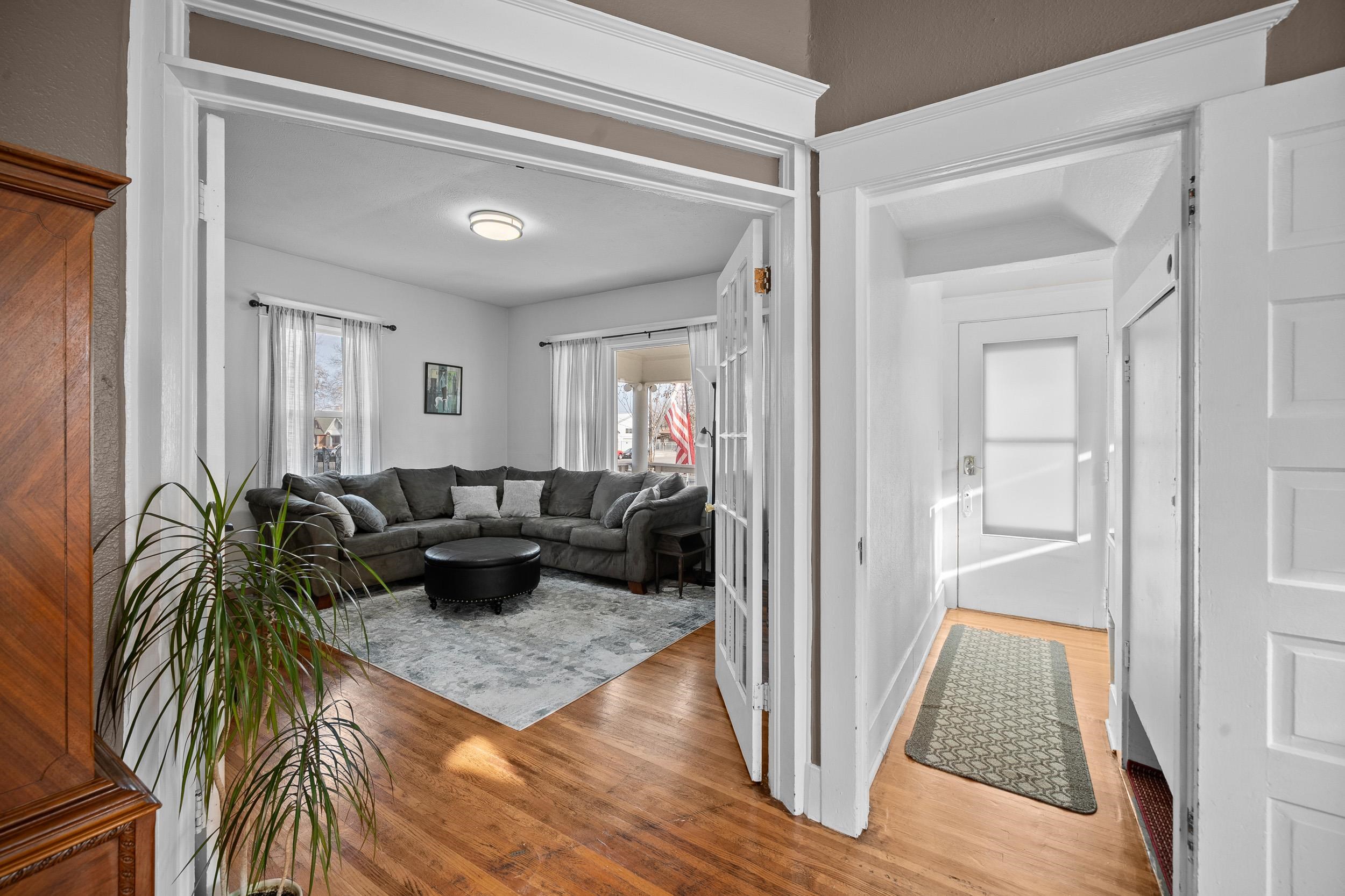 2221 North Cincinnati Street Spokane, WA 99207 - Photo 3 of 35