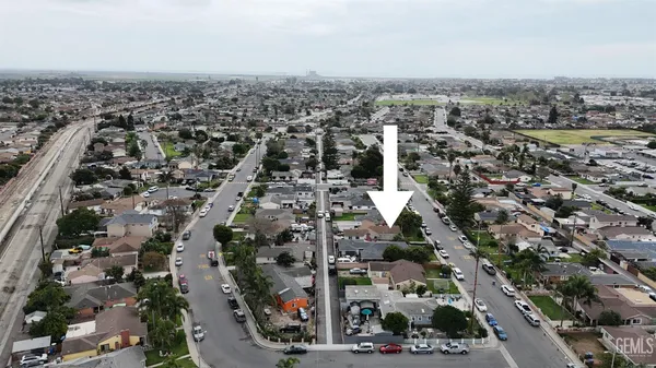an aerial view of multiple house