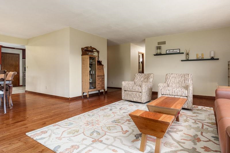 12632 North Gate Road Roscoe, IL 61073 - Photo 8 of 60 Gallery Image 8