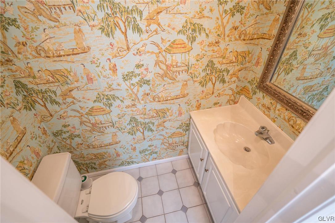 150 Springhouse Road Allentown, PA 18104 - Photo 14 of 38 1st Floor Powder Room