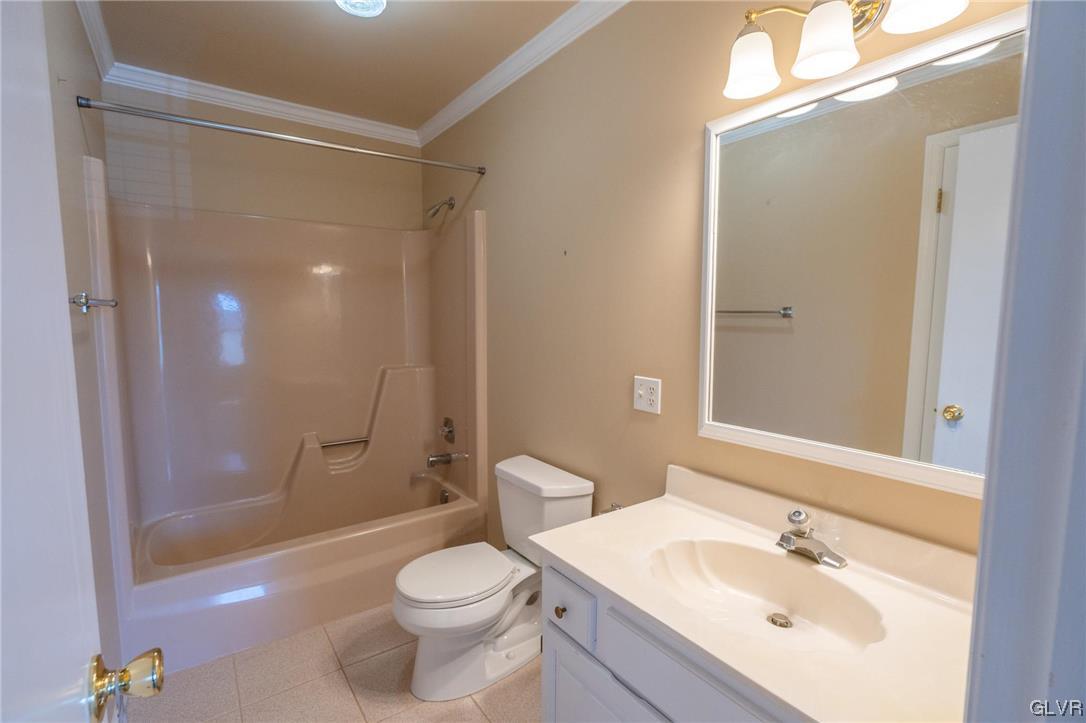 150 Springhouse Road Allentown, PA 18104 - Photo 26 of 38 2nd Floor Hall Bathroom