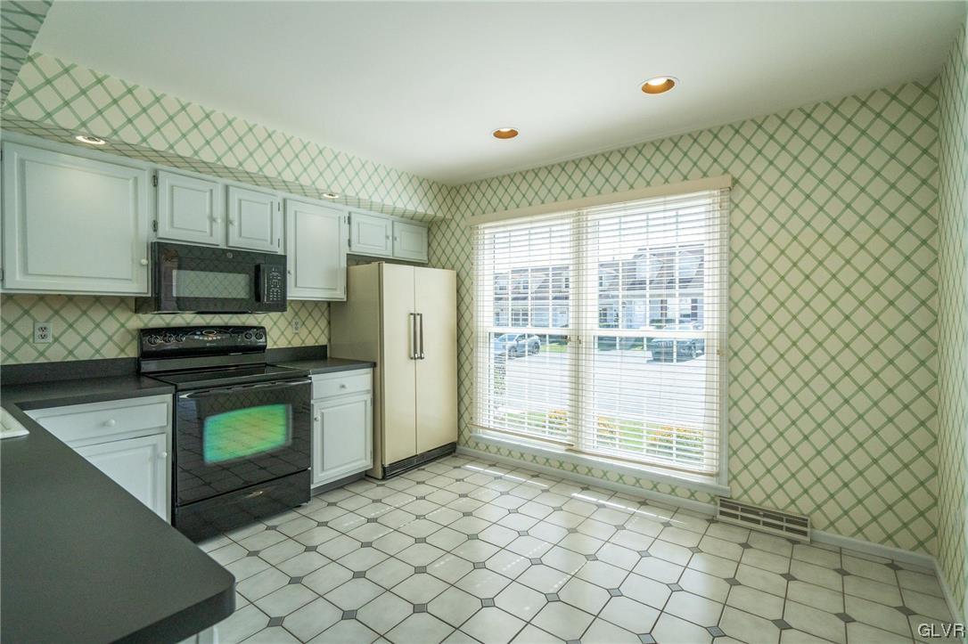 150 Springhouse Road Allentown, PA 18104 - Photo 7 of 38 Gallery Image 7