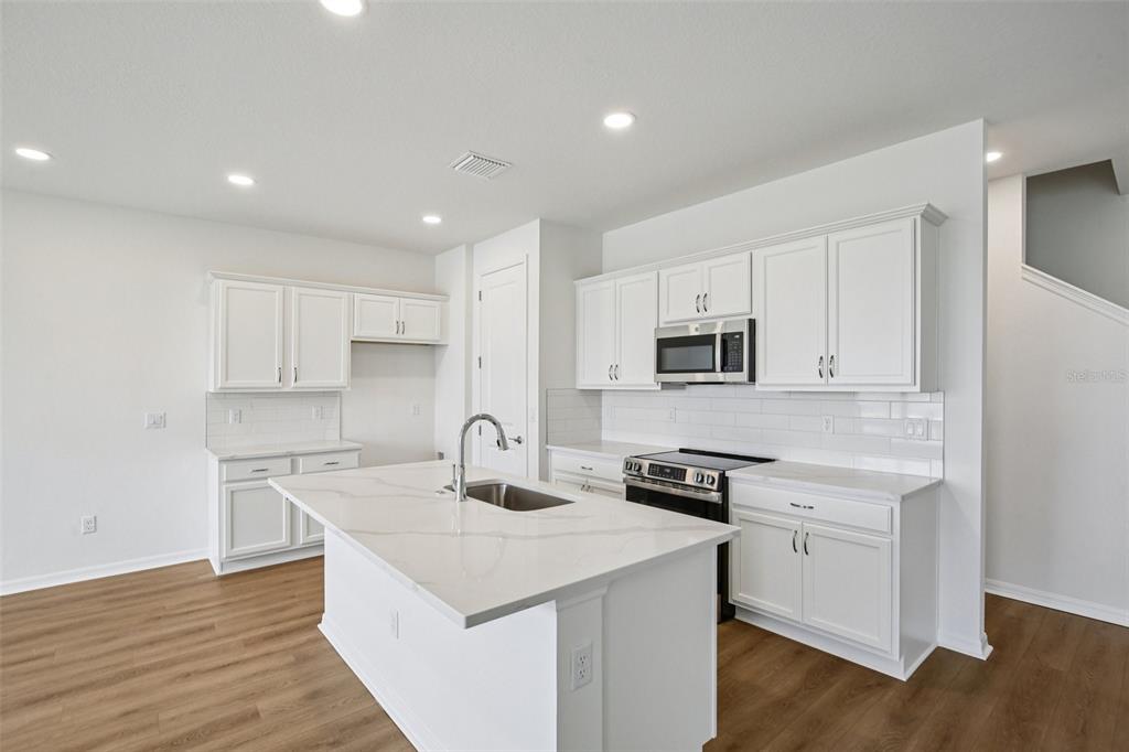31481 Spanish Msn Road San Antonio, FL 33576 - Photo 4 of 36