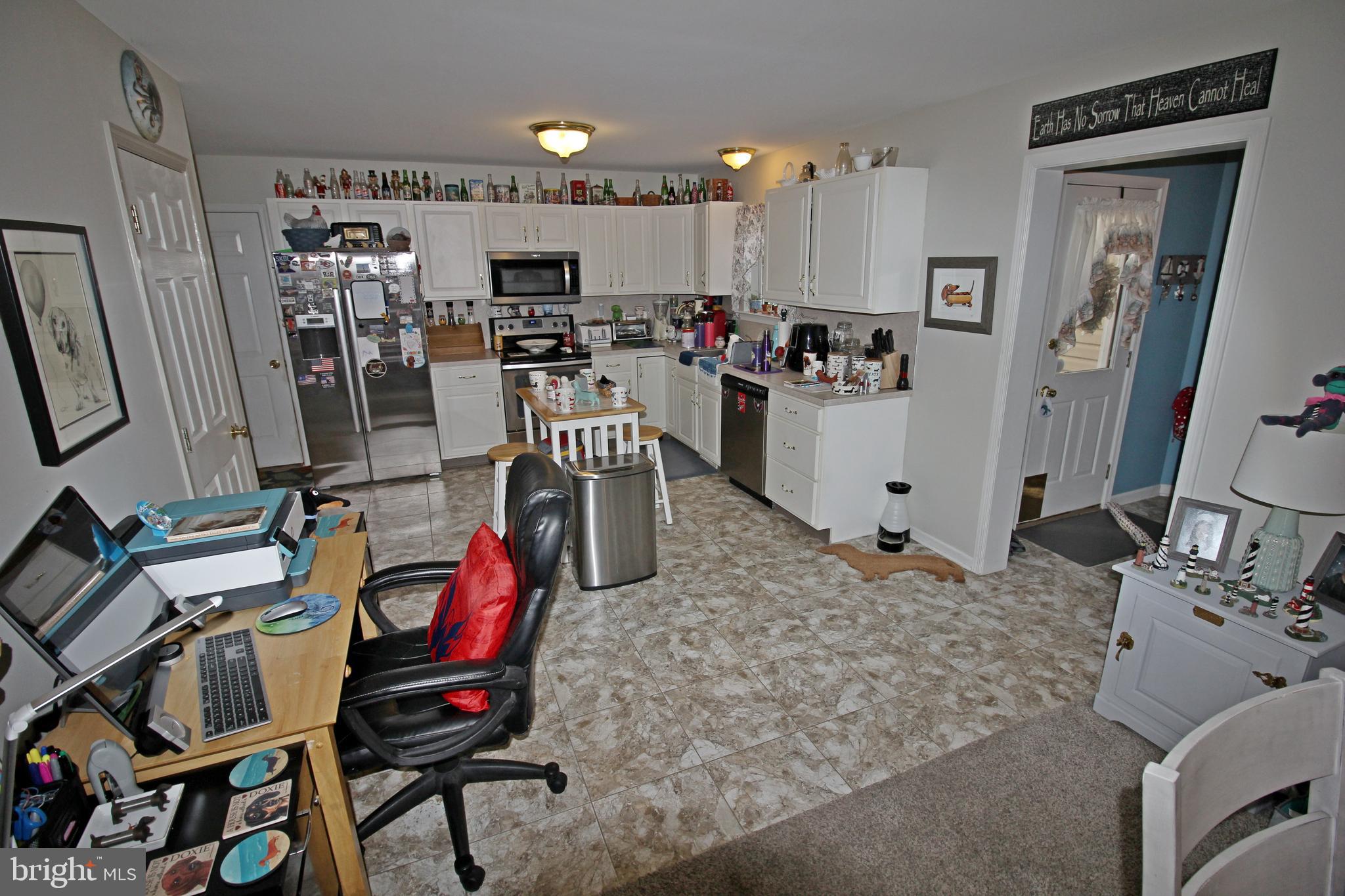 18 Foxrun Terrace Lititz, PA 17543 - Photo 8 of 31