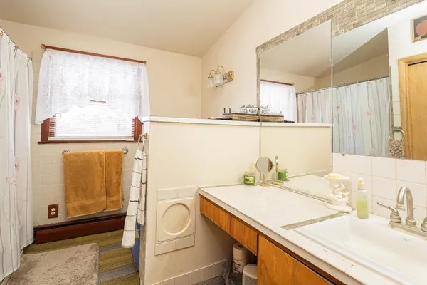 $194,000 | 170 College Drive, Platteville, WI 53818