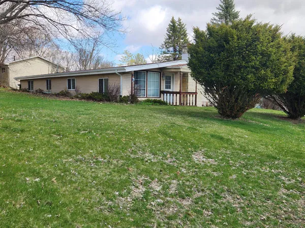 $194,000 | 170 College Drive, Platteville, WI 53818