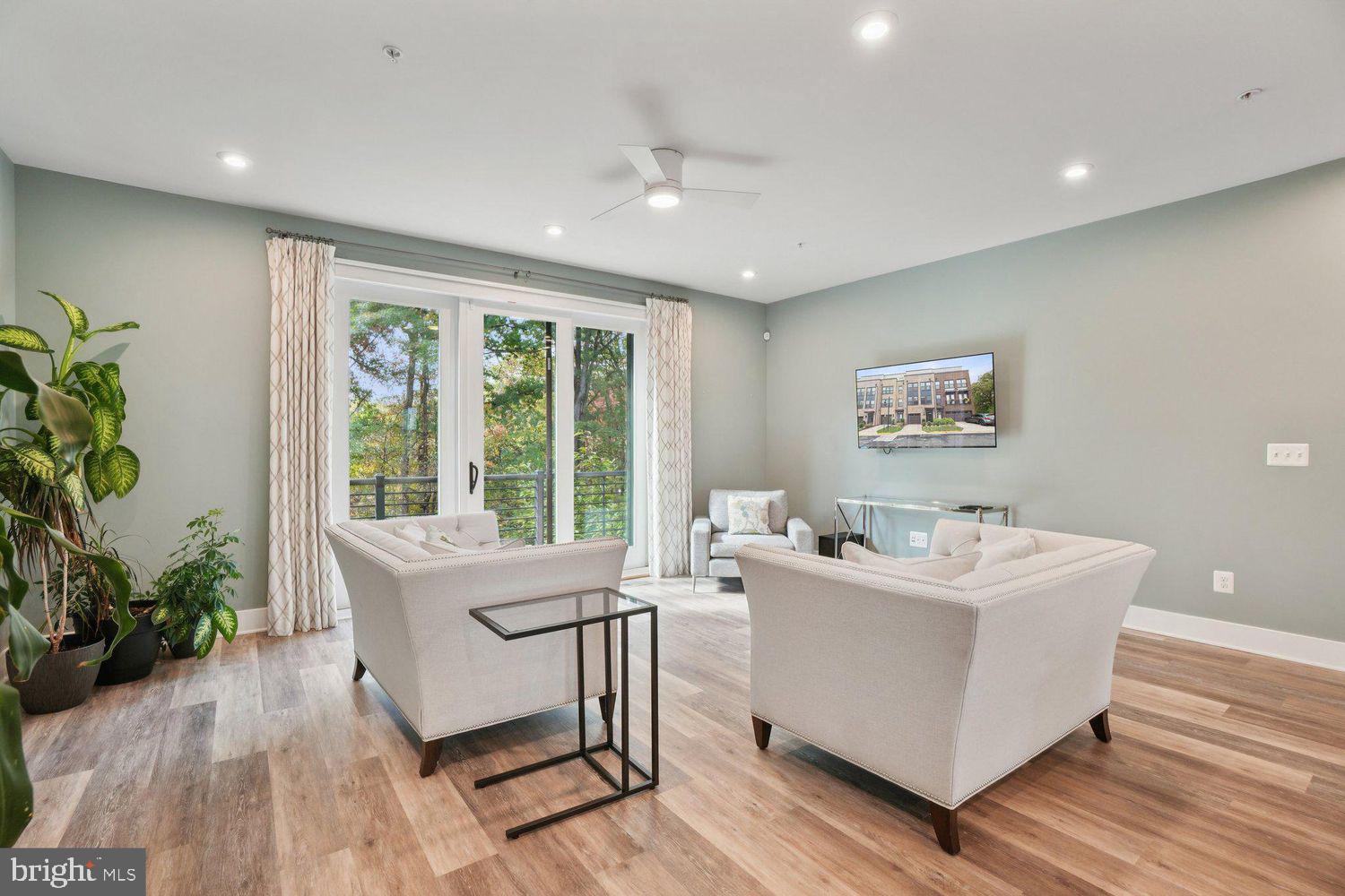 1641 Bandit Loop Reston, VA 20190 - Photo 4 of 48