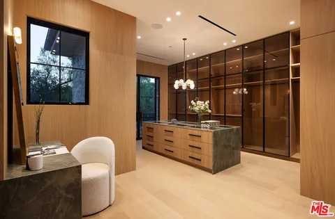 $19,950,000 | 5544 Hoback Glen Road, Hidden Hills, CA 91302