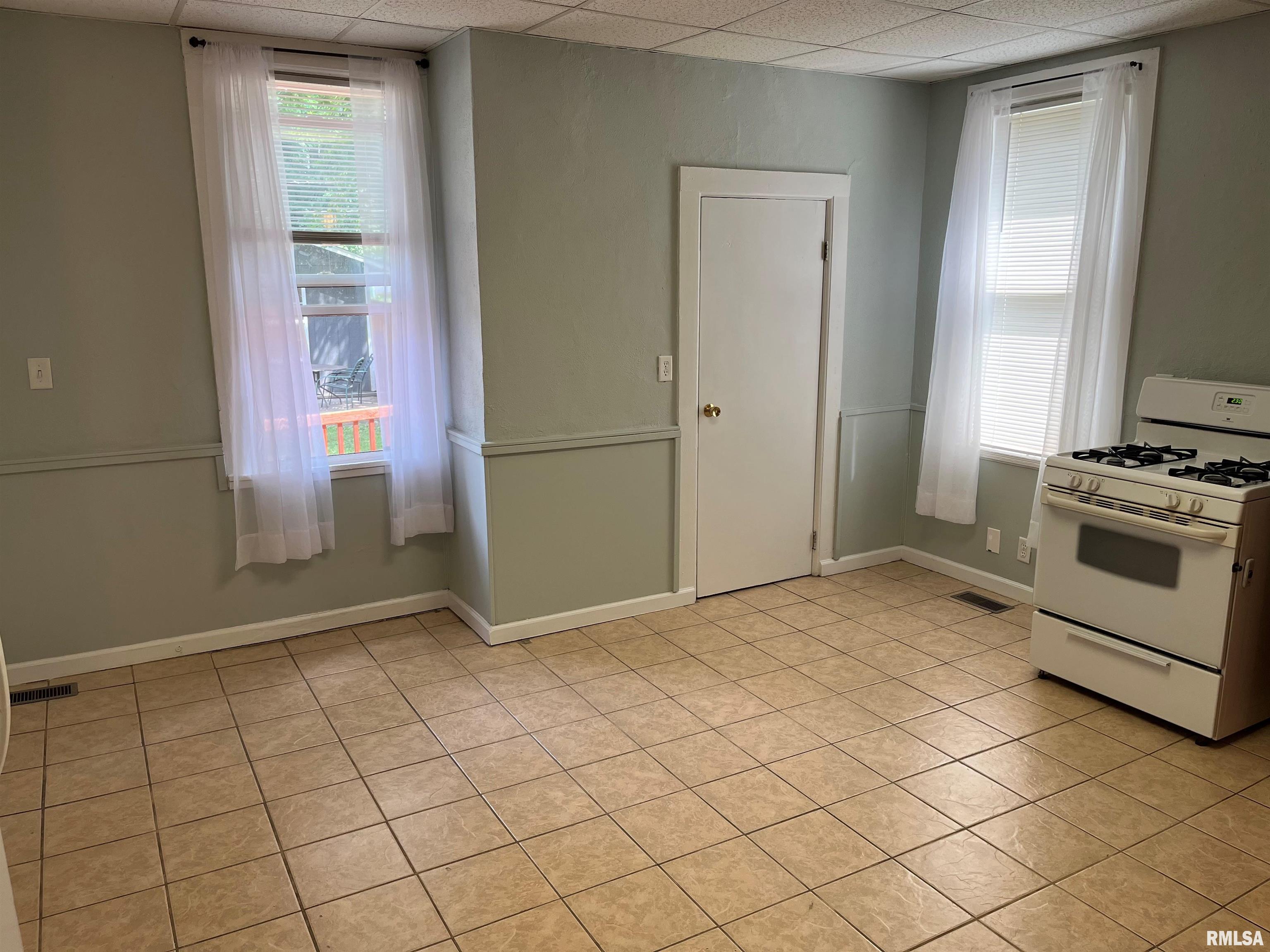 1160 North 3rd Street Springfield, IL 62702 - Photo 5 of 29