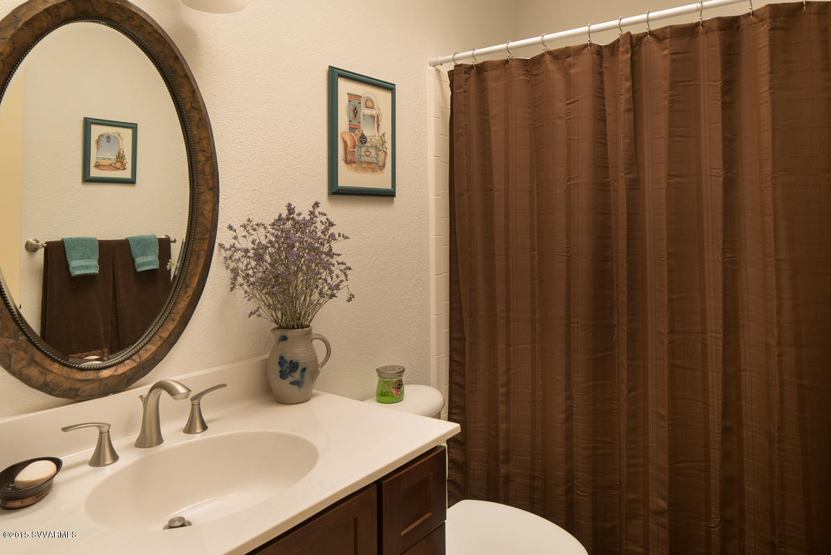386 Navahopi Road Sedona, AZ 86336 - Photo 17 of 24 Guest Bath