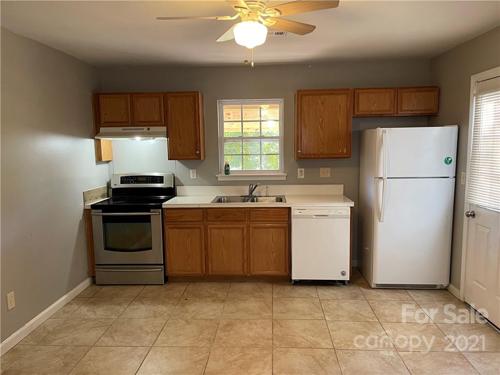 5245 Queen Anne Road Charlotte, NC 28217 - Photo 5 of 21 Gallery Image 5