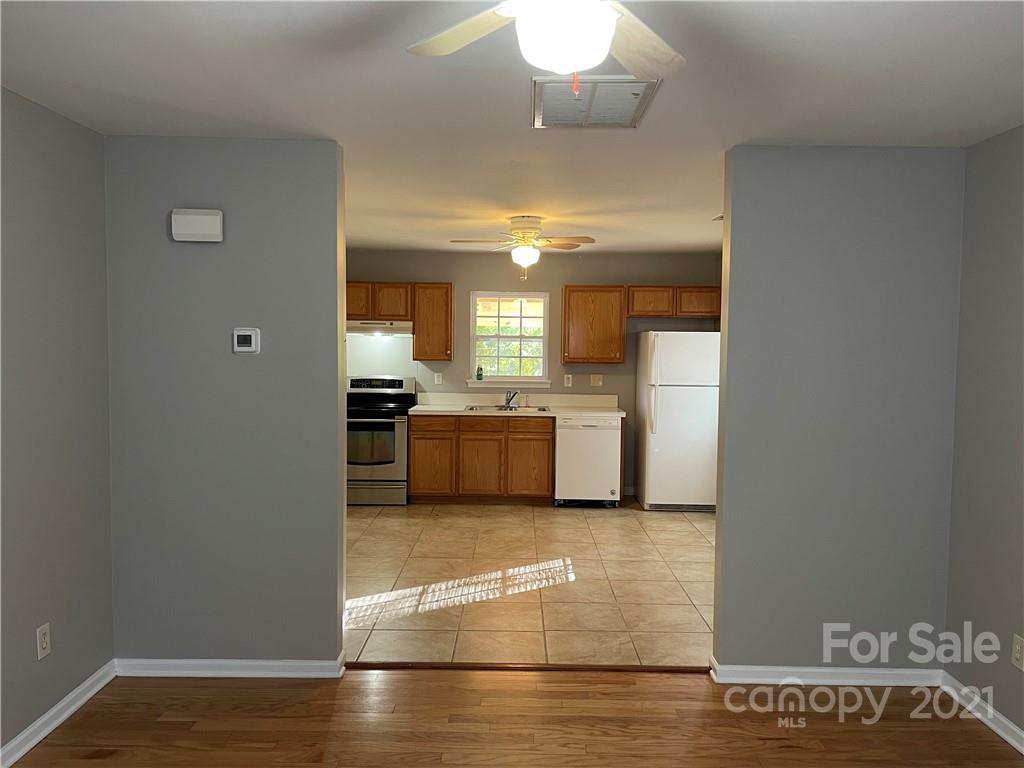 5245 Queen Anne Road Charlotte, NC 28217 - Photo 6 of 21 Gallery Image 6