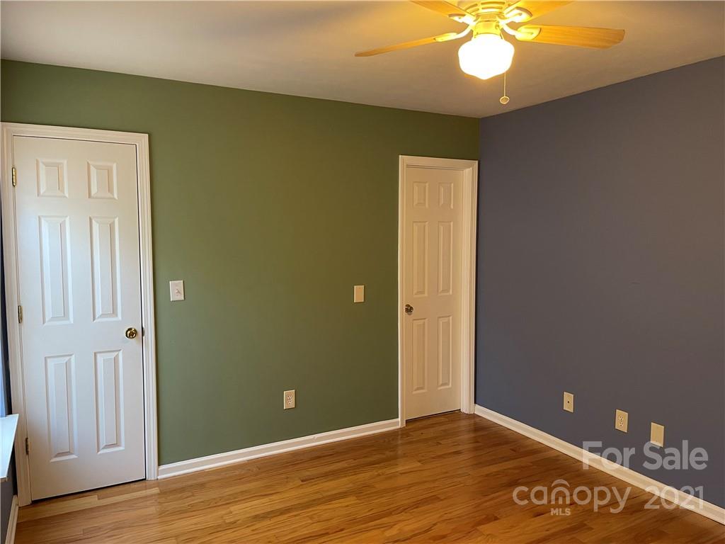 5245 Queen Anne Road Charlotte, NC 28217 - Photo 8 of 21 Gallery Image 8