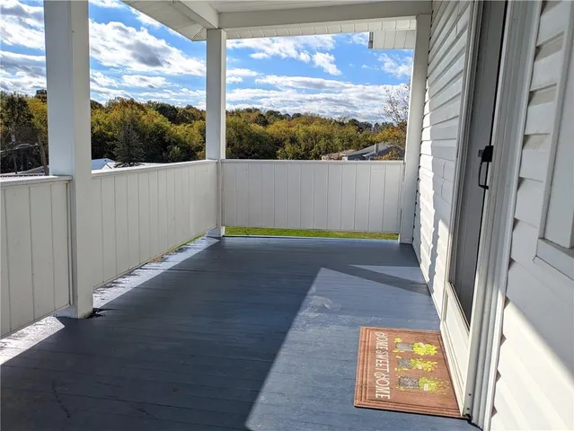 a view of an house with backyard