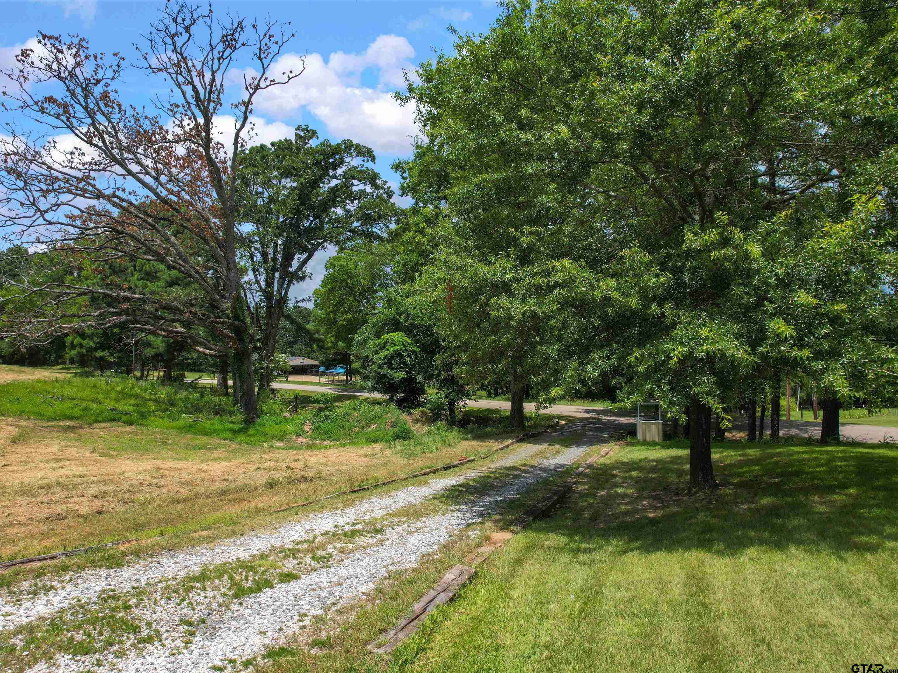 2811 Medlin Road Gilmer, TX 75645 - Photo 8 of 30