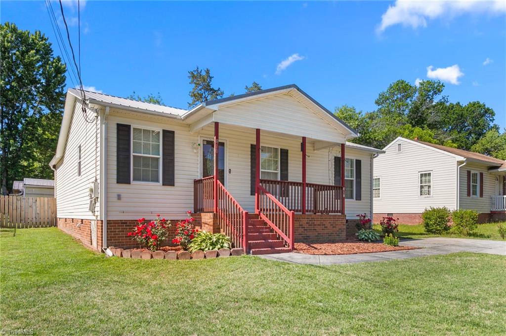 810 Arthur Avenue High Point, NC 27263 - Photo 3 of 36
