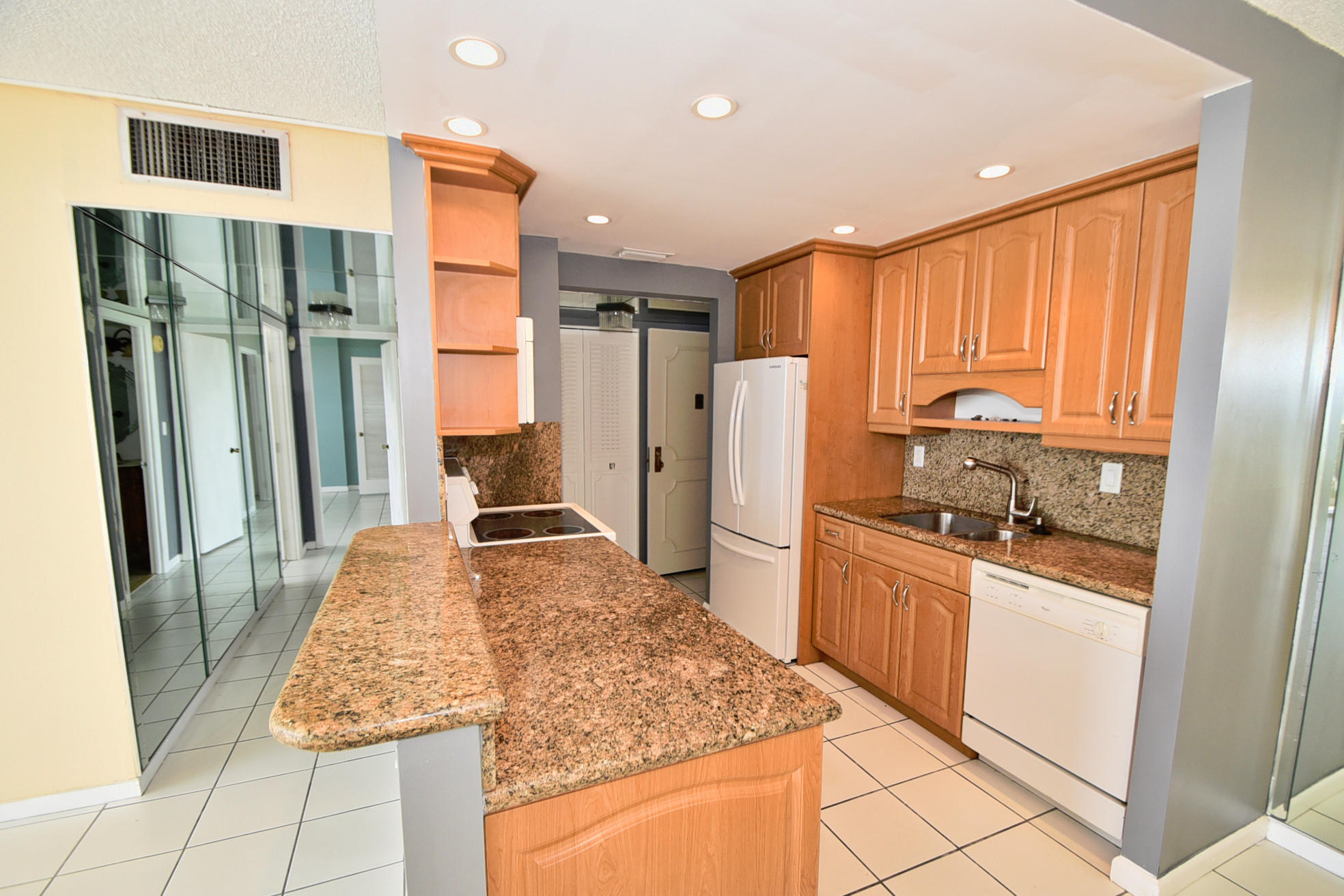 2121 North Ocean Boulevard, Unit 1507E Boca Raton, FL 33431 - Photo 11 of 34 DSC_4722