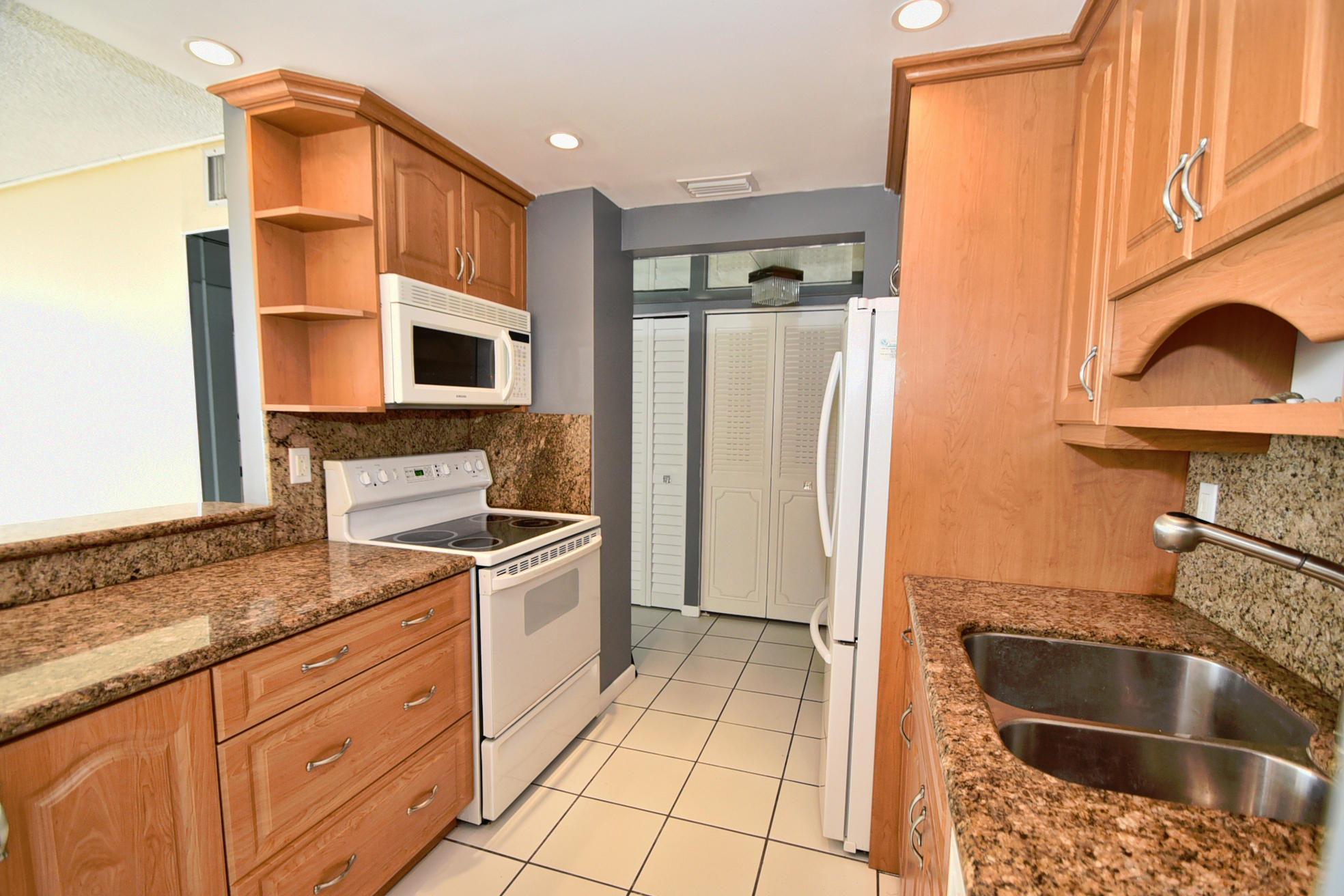 2121 North Ocean Boulevard, Unit 1507E Boca Raton, FL 33431 - Photo 12 of 34 DSC_4724