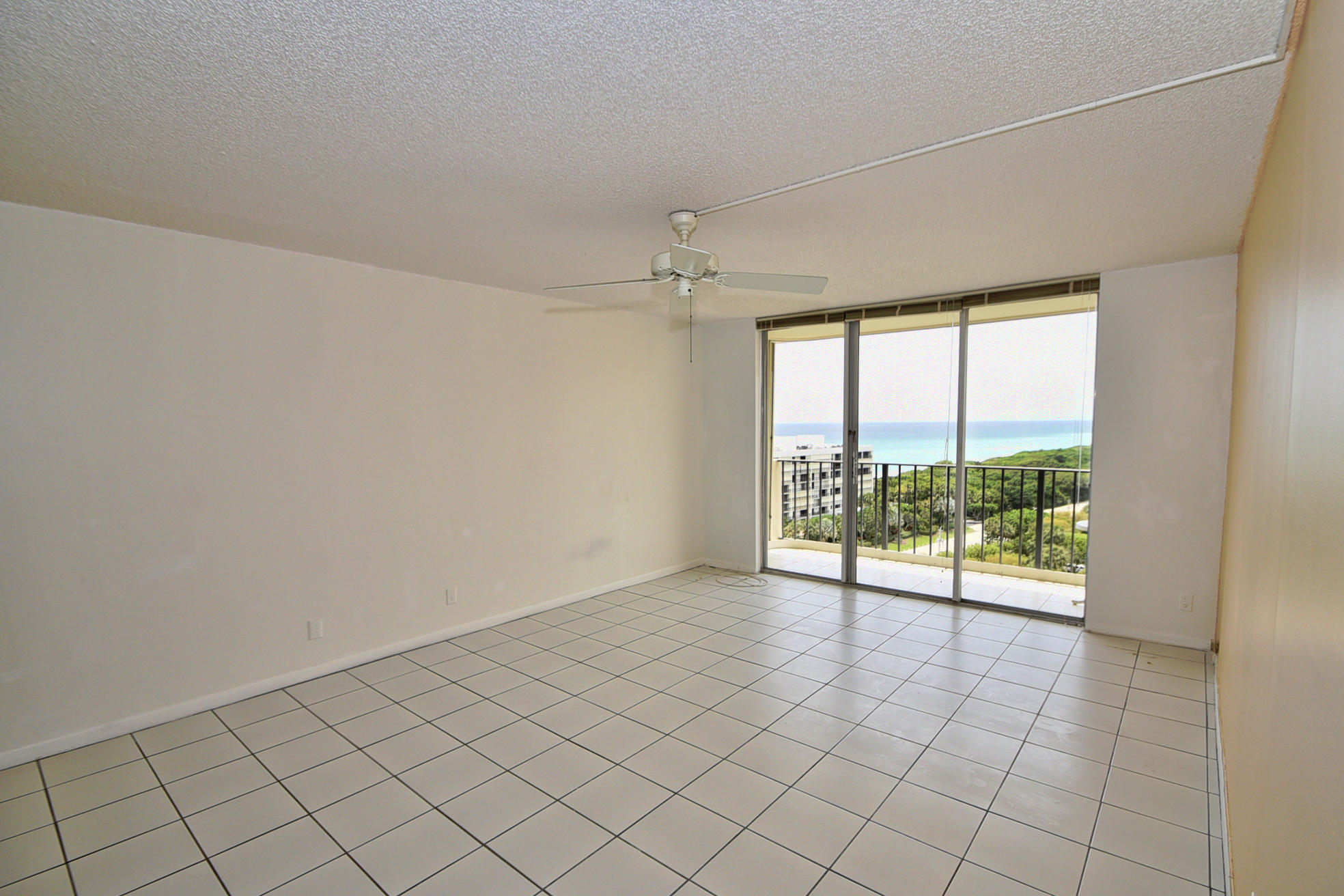 2121 North Ocean Boulevard, Unit 1507E Boca Raton, FL 33431 - Photo 4 of 34 DSC_4714