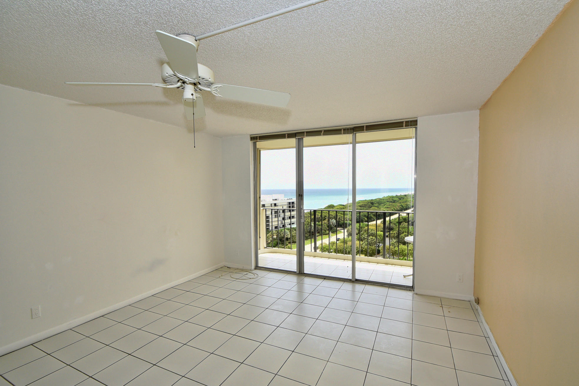 2121 North Ocean Boulevard, Unit 1507E Boca Raton, FL 33431 - Photo 5 of 34 DSC_4715