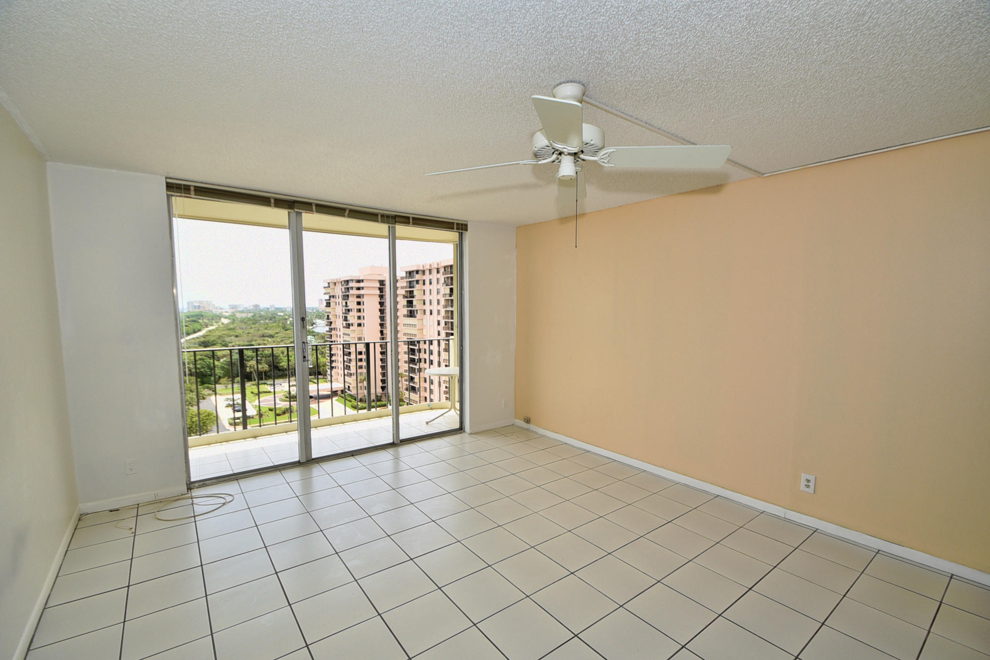 2121 North Ocean Boulevard, Unit 1507E Boca Raton, FL 33431 - Photo 6 of 34 DSC_4716