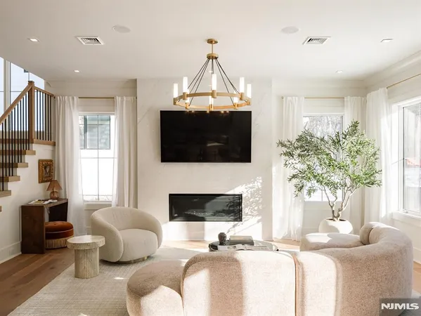 $2,300,000 | 16-18 Paris Avenue, Unit 1, Northvale, NJ 07647