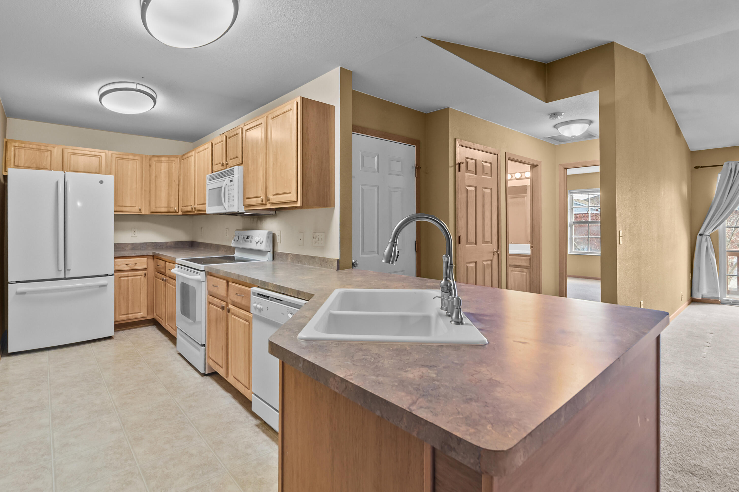 210 East Remer Road, Unit 202 Elkhorn, WI 53121 - Photo 12 of 28 BB3