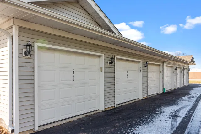 $219,900 | 210 East Remer Road, Unit 202, Elkhorn, WI 53121
