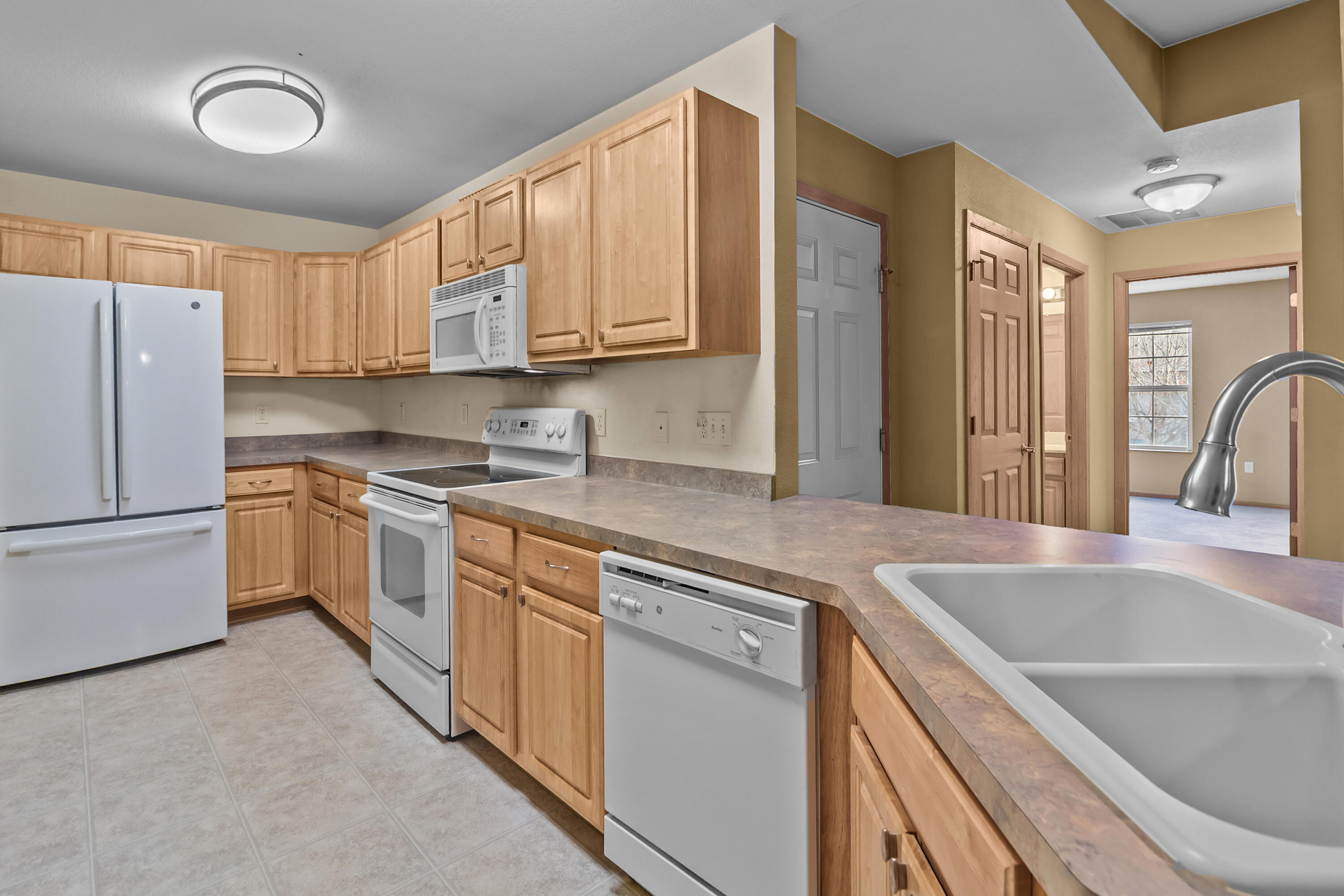 210 East Remer Road, Unit 202 Elkhorn, WI 53121 - Photo 8 of 28 BB4