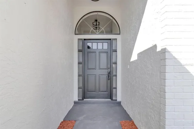 a view of entryway with front door