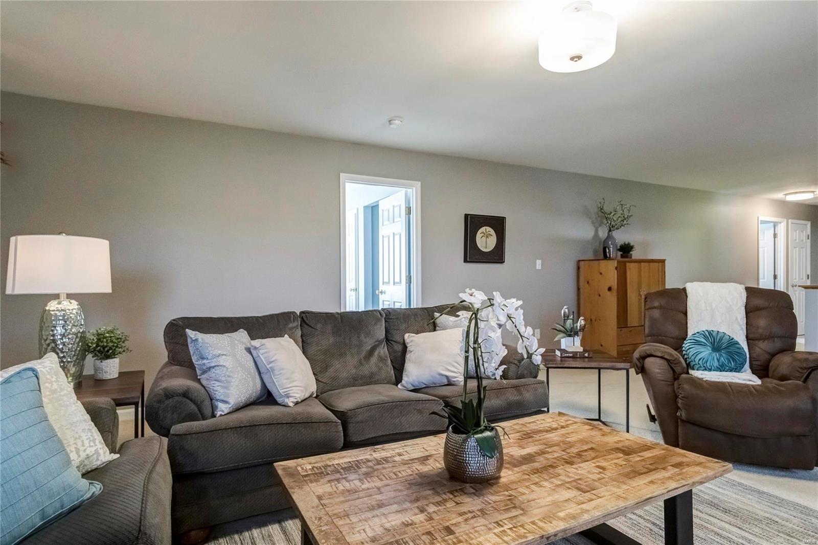 819 Wheaton Way Creve Coeur, MO 63141 - Photo 21 of 44