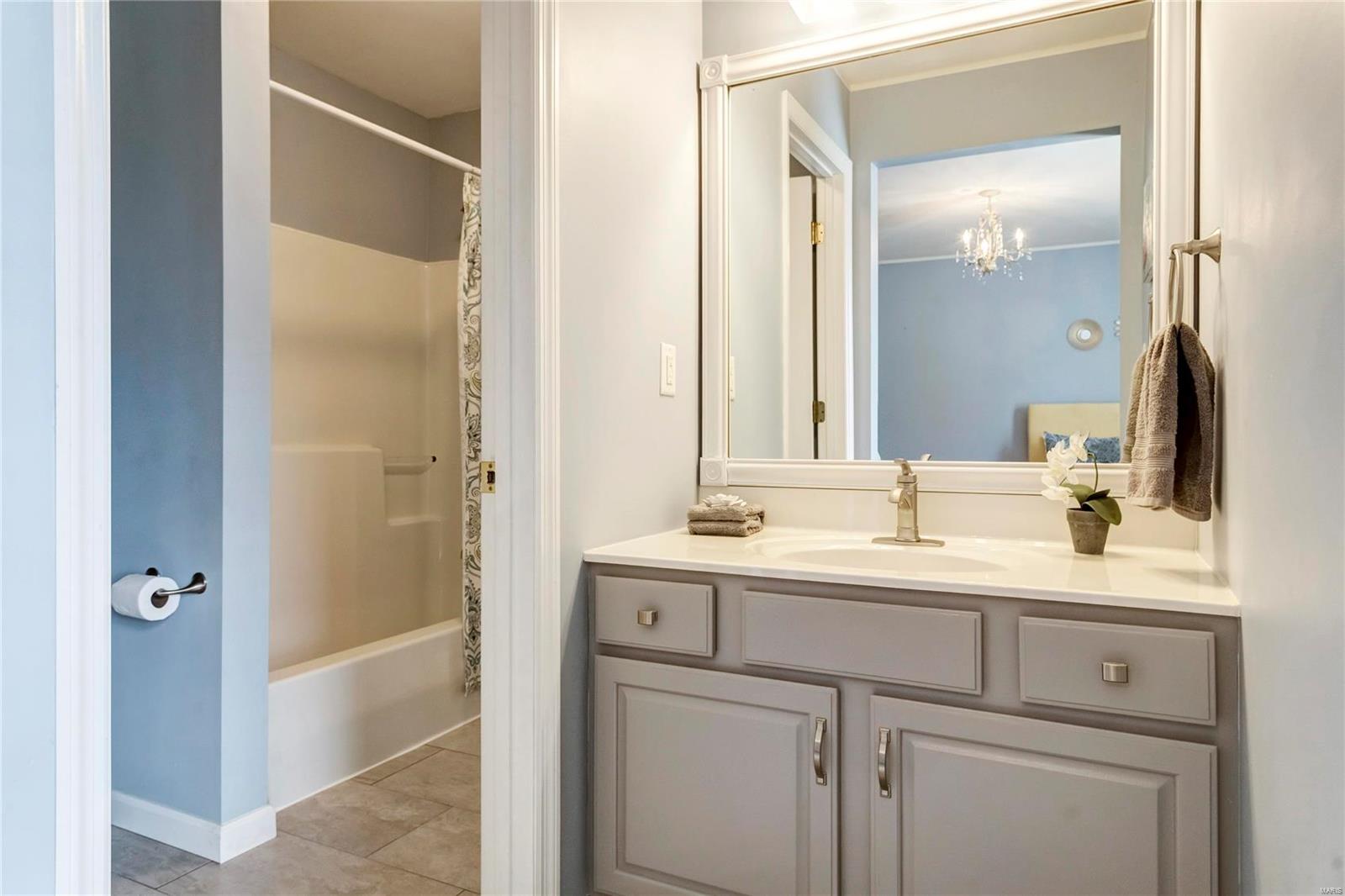 819 Wheaton Way Creve Coeur, MO 63141 - Photo 35 of 44