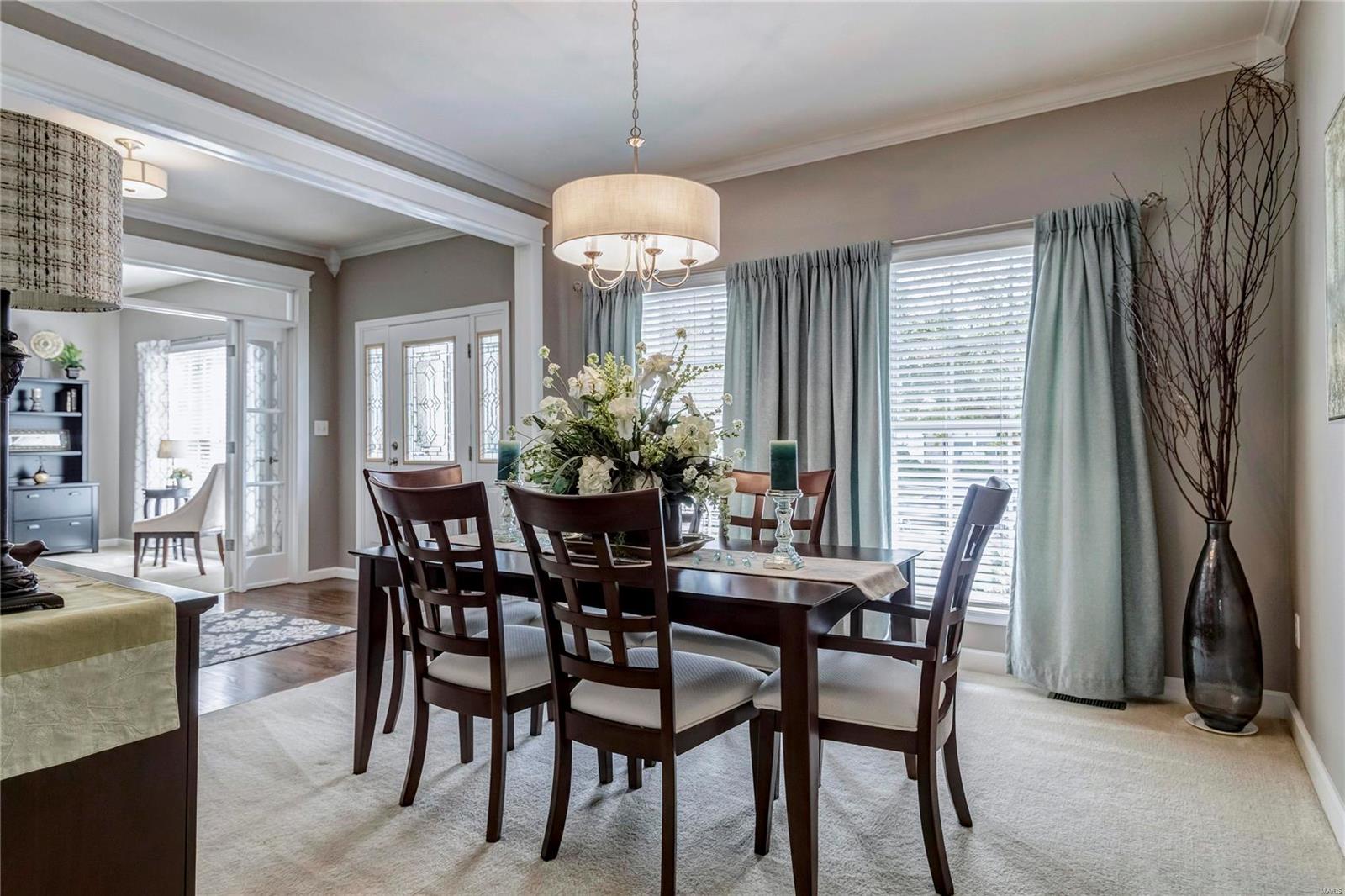 819 Wheaton Way Creve Coeur, MO 63141 - Photo 6 of 44