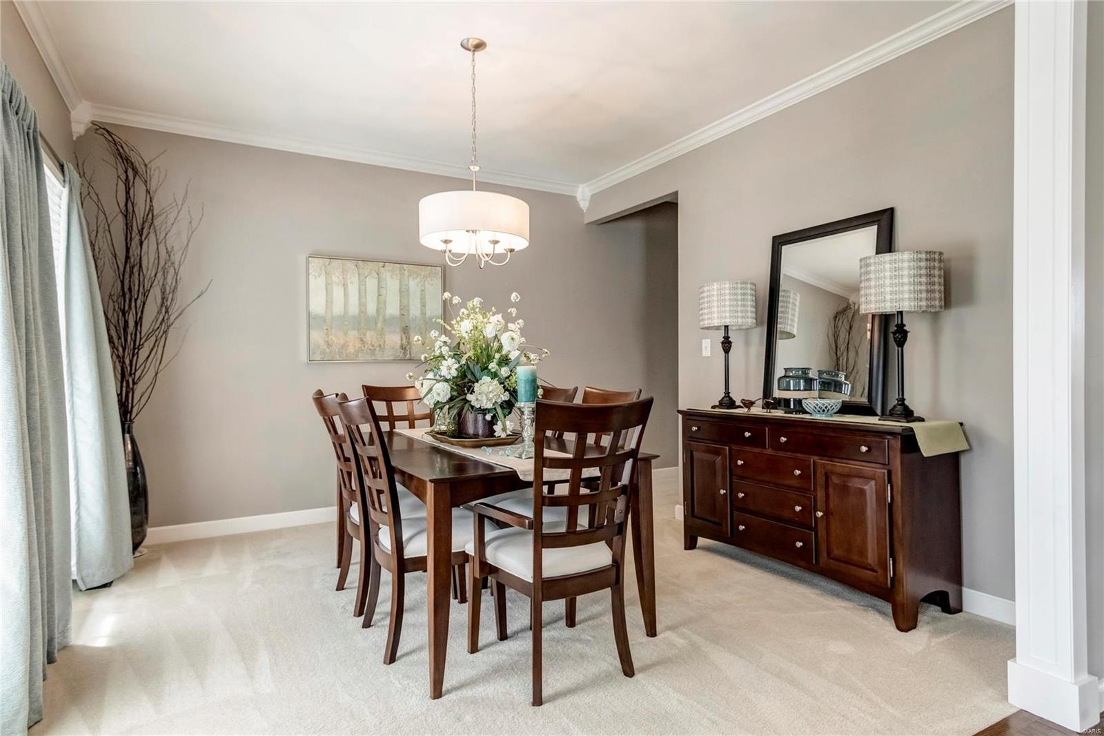 819 Wheaton Way Creve Coeur, MO 63141 - Photo 7 of 44