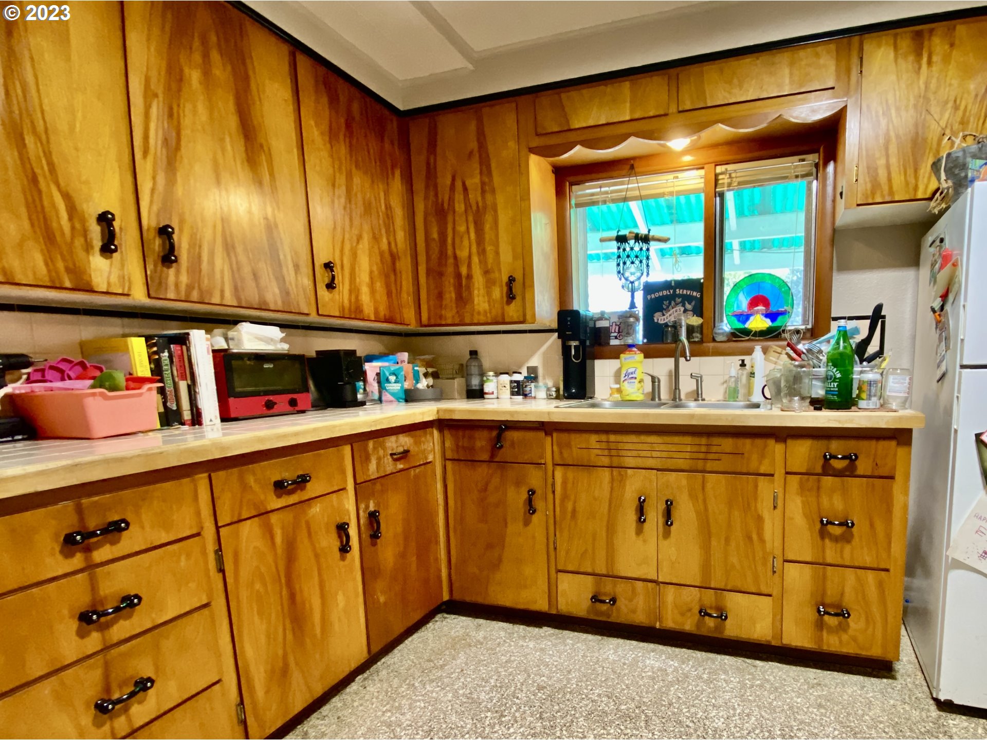 733 Centennial Boulevard Springfield, OR 97477 - Photo 8 of 15 Kitchen