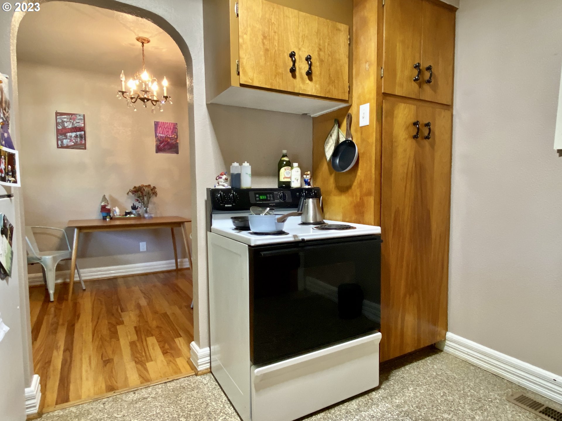 733 Centennial Boulevard Springfield, OR 97477 - Photo 9 of 15 Kitchen