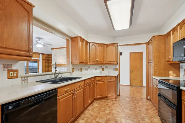 $2,600 | 21009 Fawn Ridge Drive, Lago Vista, TX 78645